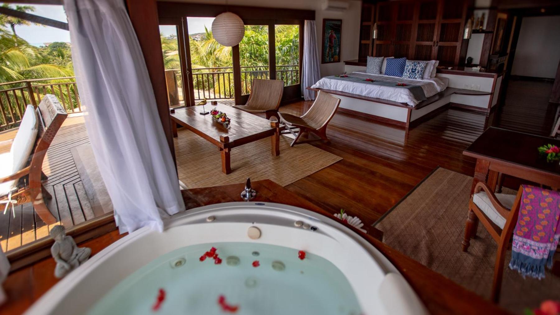 Suite Premier com Vista Mar e Banheira de Hidromassagem (3 Adultos)